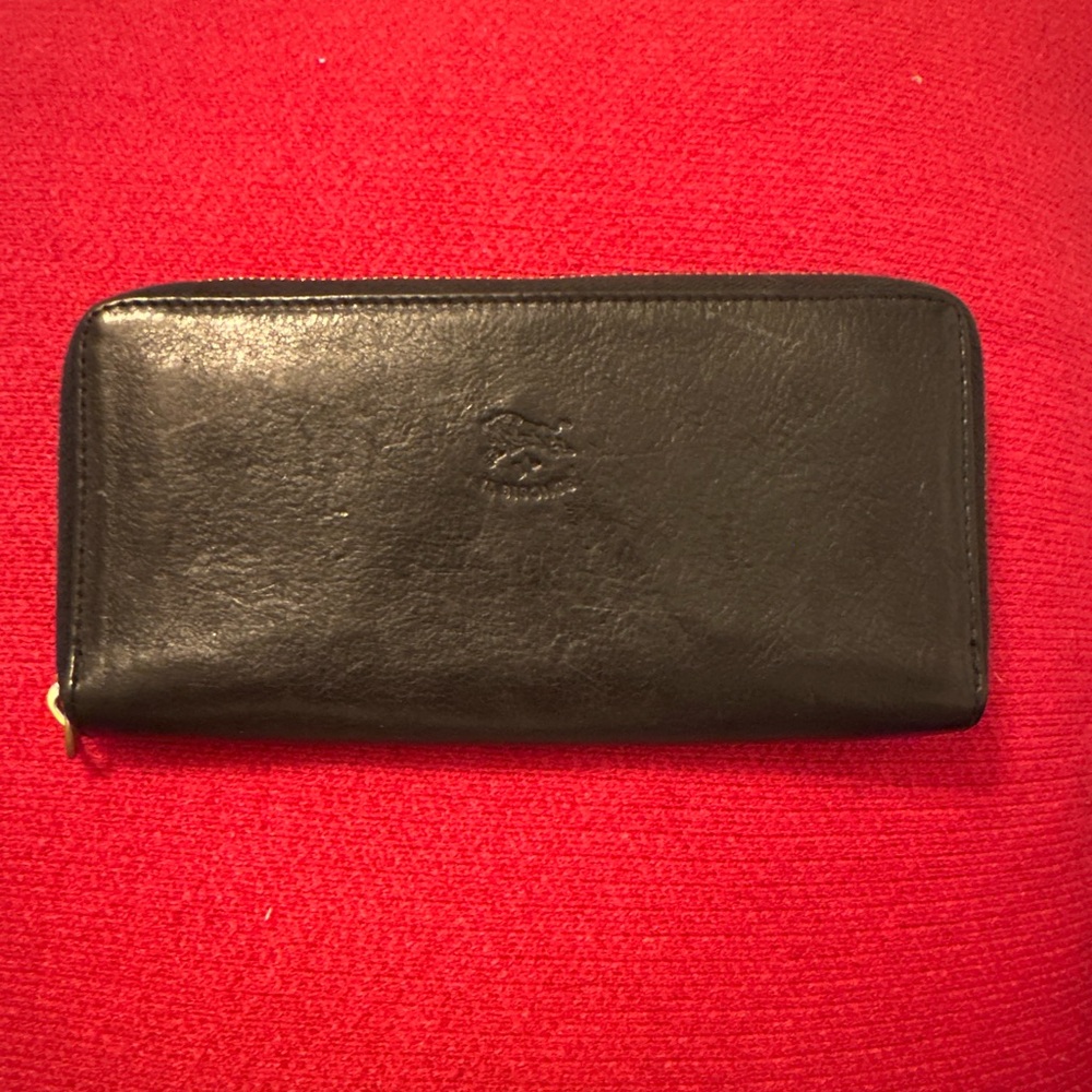 IL BISONTE Women’s Ametista Zip Around Black Cowhide Leather Wallet